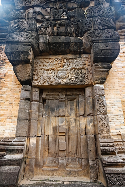 Prasat Sa Kamphaeng Yai-029